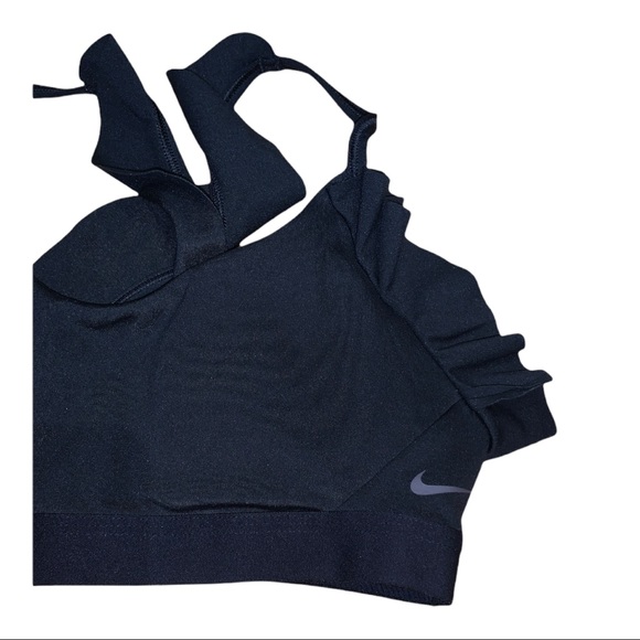 Nike Indy Feature Femme Ruffle Sports Bra - Picture 8 of 10